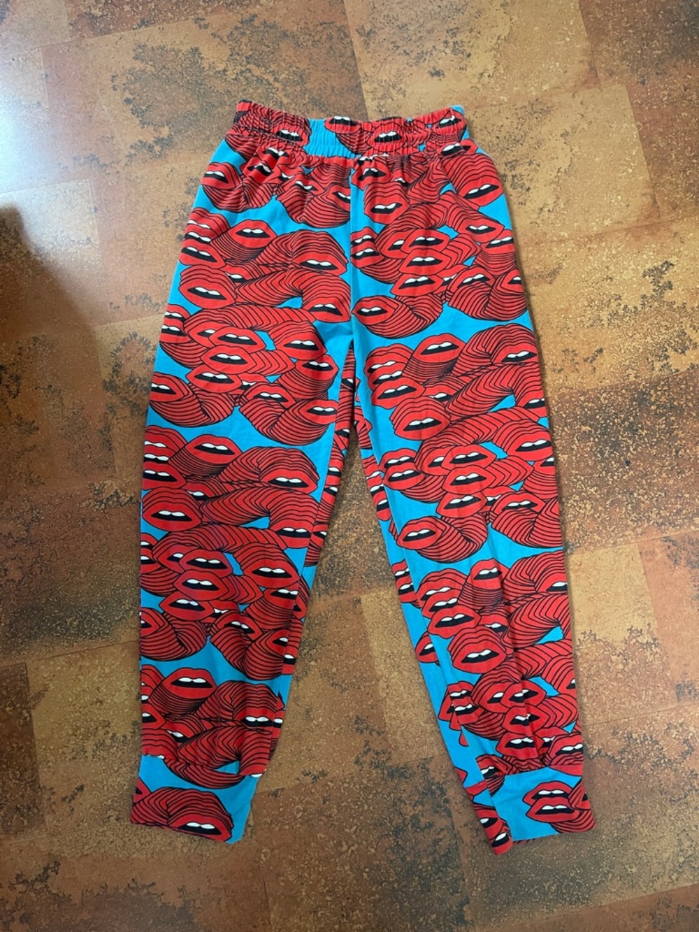 Nooworks Mouths Red & Blue Graphic Jogger Pants - Bold Lip Print